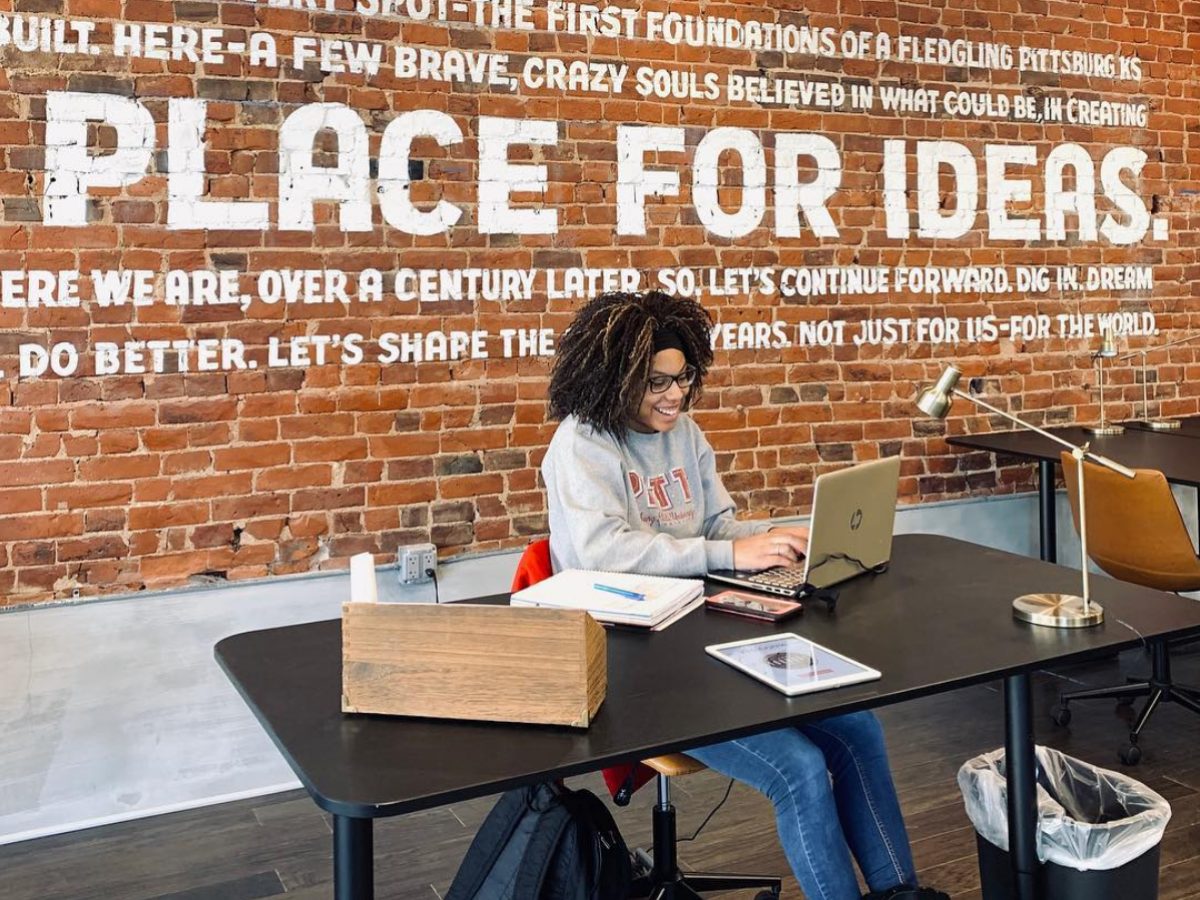 B22_INSTA_CoWork_brick1